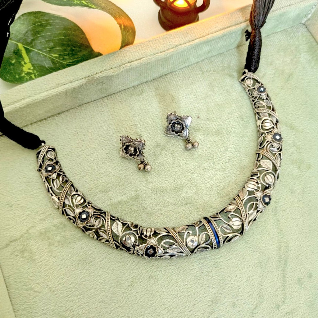 Vine Choker Set