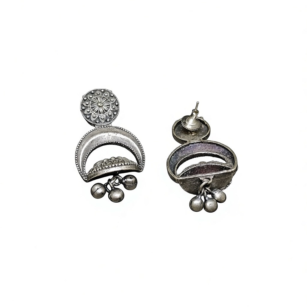 Nilave Studs